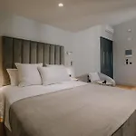 Sanrocco Suites -Corfu Town Luxury Apartments